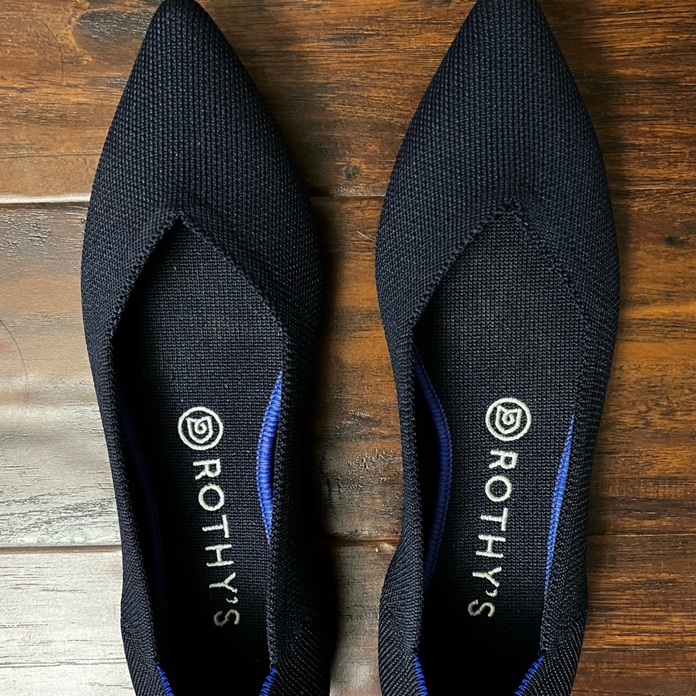 ROTHY’S Navy pointed toe comfort ballet flats Authentic NEW WMNS 8